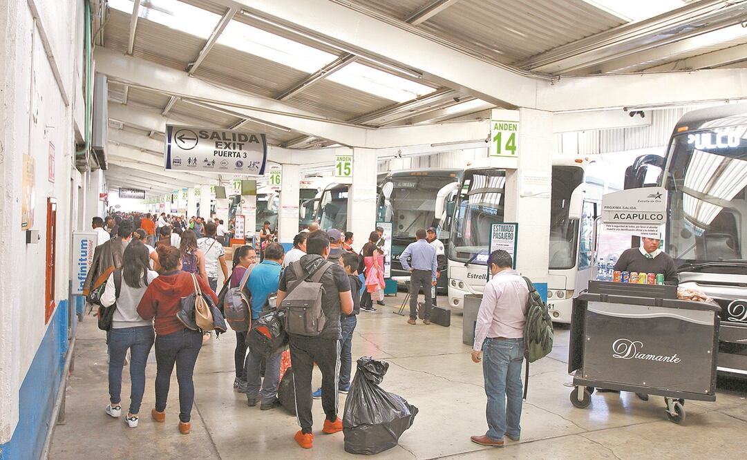 De acuerdo con datos de la Cofece, 3 mil 700 millones de usuarios se trasladaron por autotransporte terrestre en 2017. Foto: ARCHIVO EL UNIVERSAL