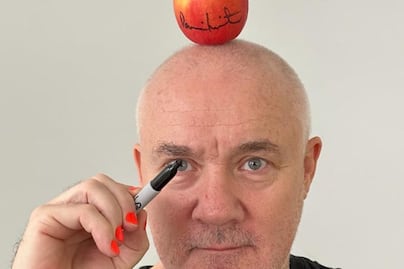 Acusan a Damien Hirst de falsear la fecha de tres obras con animales disecados