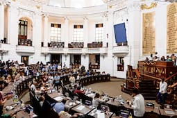 Morena propone renovar Reglamento del Congreso CDMX; plantea reducirlo de 527 a 351 artículos