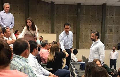 Director del IMSS se reúne con padres de niños de la Guardería ABC