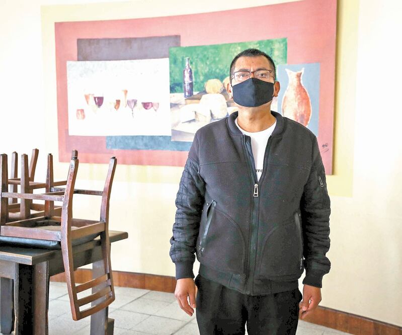 Marcelino explica que operar a 30% les ayudaría a los meseros a reponerse del confinamiento. DIEGO SIMÓN. EL UNIVERSAL