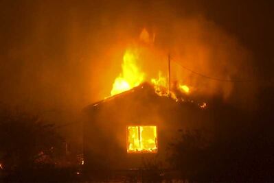 Familias en Grecia murieron abrazadas durante incendios: Cruz Roja de Grecia