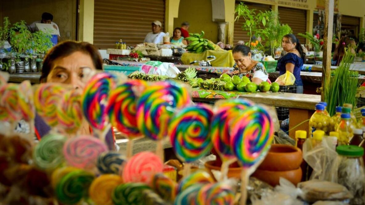 Colores, artesanías y delicias de los mercados