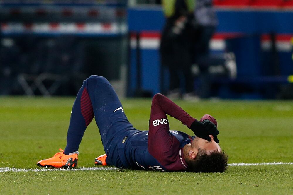 AP. Neymar Jr durante su lesión en el juego ante el Marsella de la Liga de Francia.