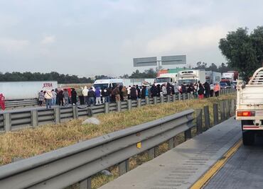Bloquean autopista México–Querétaro por desaparición de vecino en Jilotepec
