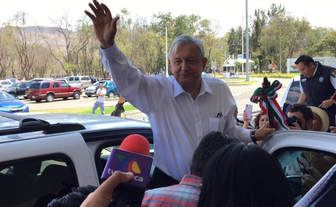 El mandatario arribó a Oaxaca para presidir ceremonia por natalicio de Benito Juárez. Foto: Alberto Morales/EL UNIVERSAL