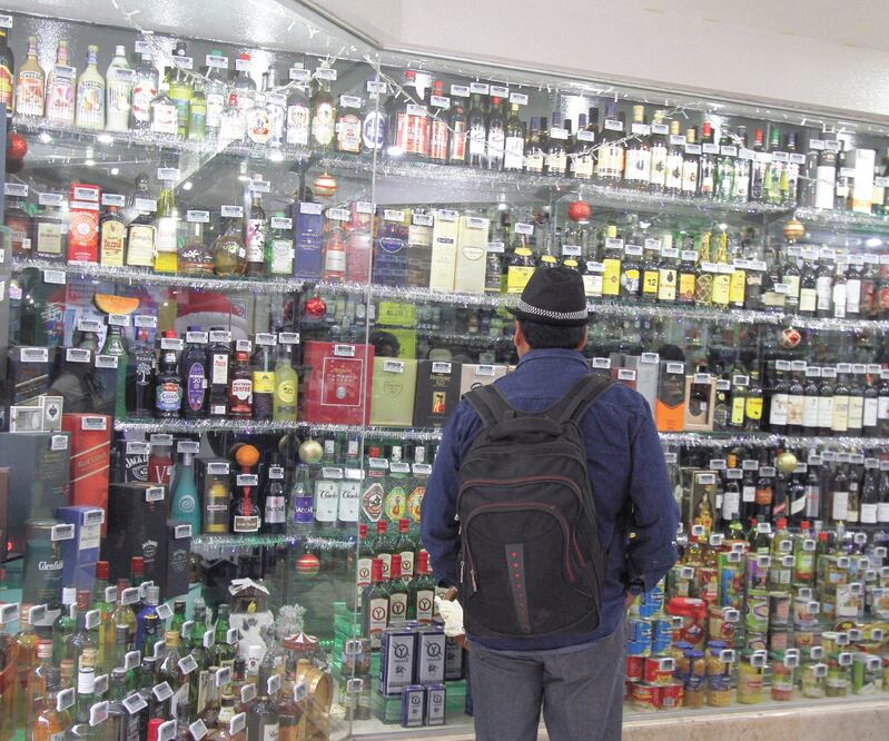 El CEFP advirtió sobre la posibilidad de que no se logre la meta de recaudación del IEPS para bebidas alcohólicas o de alimentos no básicos. ARCHIVO EL UNIVERSAL