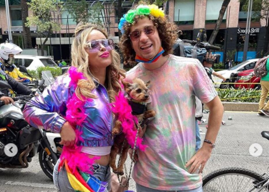 A Luisito Comunica le intentan robar su celular en la Marcha por el Orgullo Gay 2021