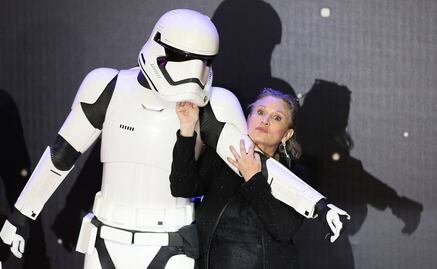 Hospitalizan a Carrie Fisher, la princesa Leia, por infarto