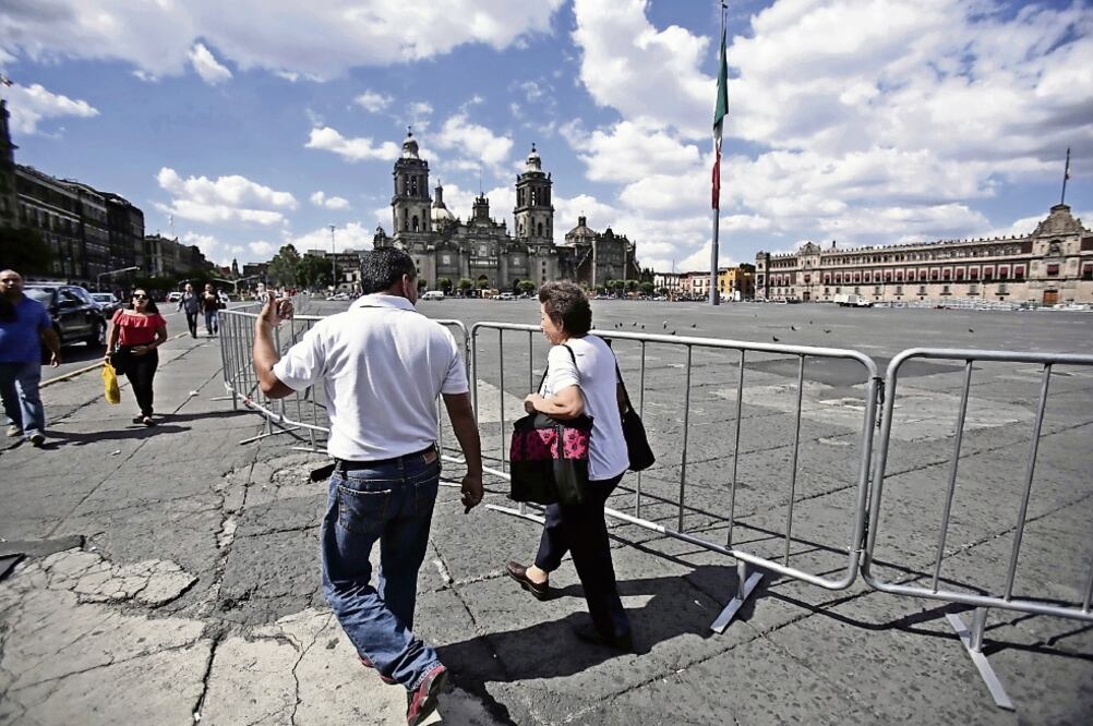 La Plaza de la Constitución fue resguardada desde ayer para realizar un concierto. Hoy se celebra la Feria de Servicios (ALEJANDRA LEYVA. EL UNIVERSAL)