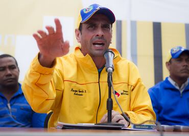 Afirma Capriles que gobierno de Maduro abandonó mesa de diálogo