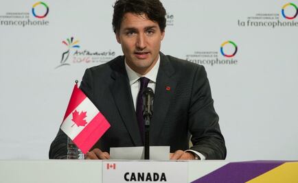 Trudeau defiende sus comentarios sobre Castro tras críticas