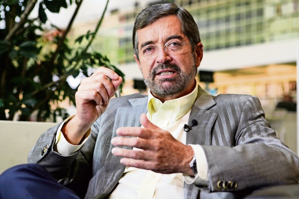 El compendio del ex rector de la UNAM Juan Ramón de la Fuente tiene prólogo de Juan Villoro y es editado por Grupo Planeta, además reflexiona sobre temas sociales (LUCÍA GODÍNEZ. EL UNIVERSAL)