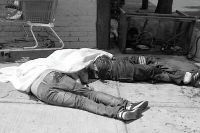 Ejecutan a tres en puesto de comida en Iztapalapa