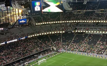 Aficionados mexicanos en Las Vegas siguen sin perdonar a la selección; el Allegiant lucía semivacío