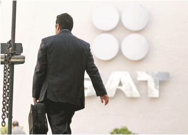 SAT pide a empleados regresar a trabajo presencial en oficinas