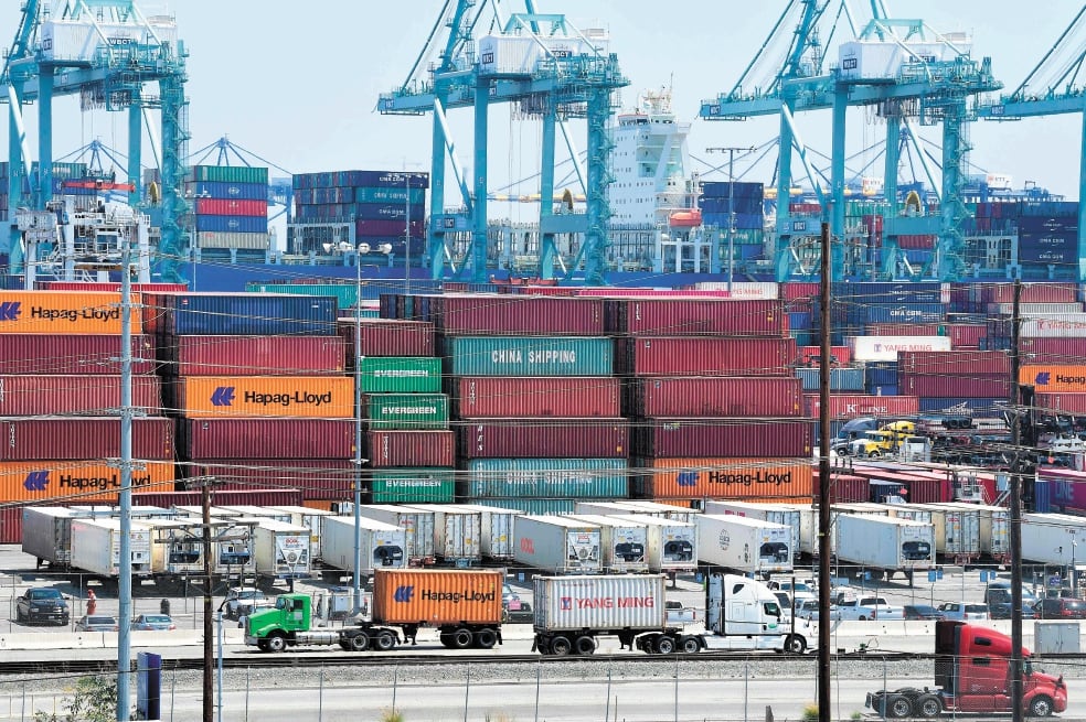 Secretaría de Economía aseguró que alrededor del 85% de las exportaciones mexicanas a EU quedarían exentas del arancel de 10% propuesto por Washington, al cumplir con las reglas de origen del T-MEC.