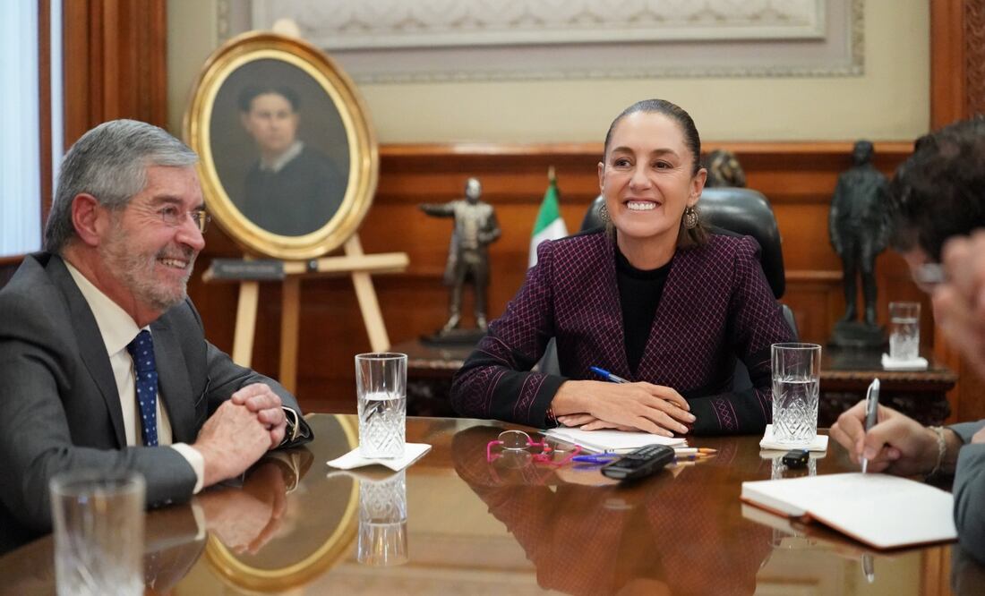 Presidenta Claudia Sheinbaum sostiene llamada con el presidente Lula da Silva en la que estuvo además el Canciller Juan Ramón de la Fuente (31/10/2025). Foto: X (@Claudiashein)