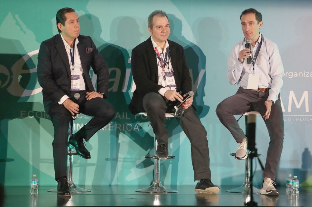 Representantes de firmas como Farmacia San Pablo, del e-Commerce Institute y Deportes Martí participaron ayer el eRetail Day México (GERMÁN ESPINOSA. EL UNIVERSAL)