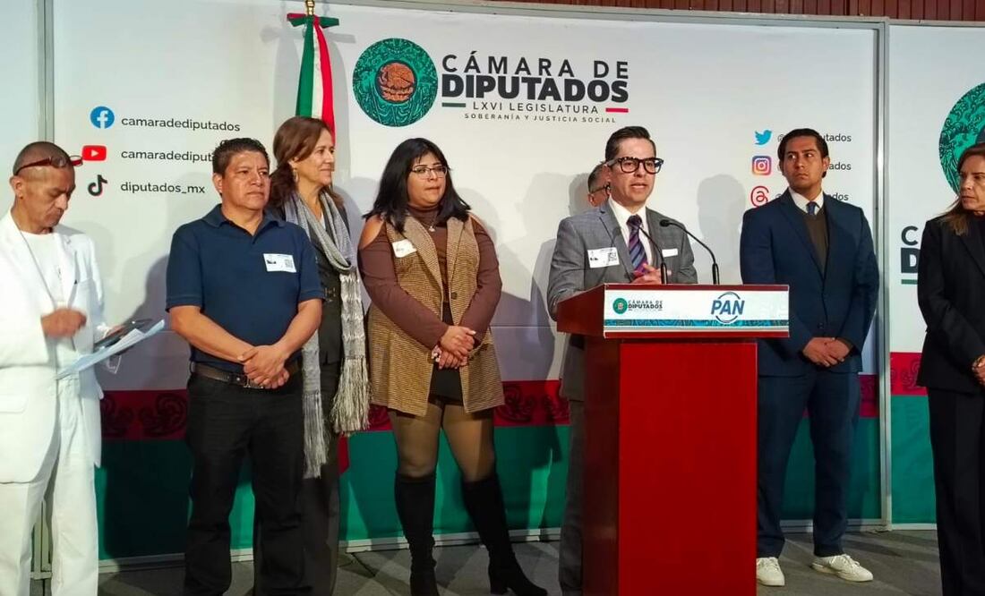 Médicos del Instituto Nacional de Rehabilitación denuncian en San Lázaro acoso laboral y falta de insumos este martes 11 de noviembre de 2025. Foto: Enrique Gómez/ EL UNIVERSAL