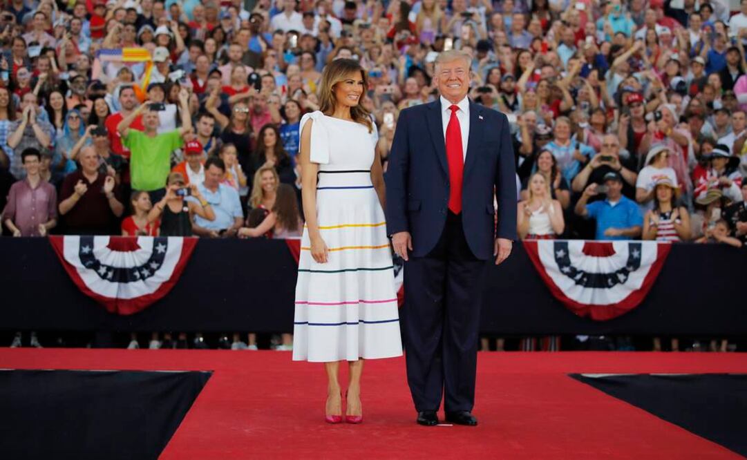 Melania y Donald Trump desde el Monumento al expresidente Abraham Lincoln (Foto: AP)