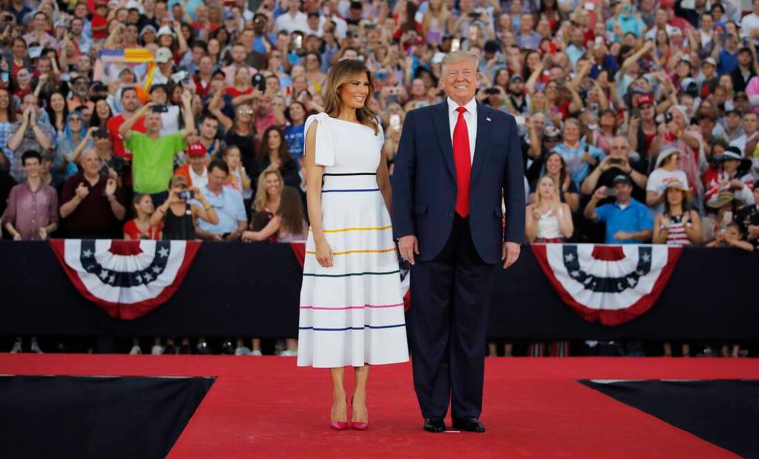 Melania y Donald Trump desde el Monumento al expresidente Abraham Lincoln (Foto: AP)