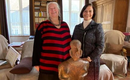 Francesa devuelve a México tres piezas de arte prehispánico que heredó de su padre