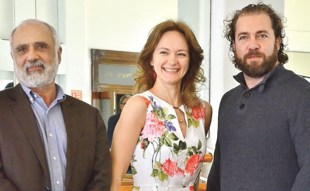 Enrique Singer y los cantantes Irina Dubrovskaya y Ernesto Morillo. (CORTESÍA INBA)