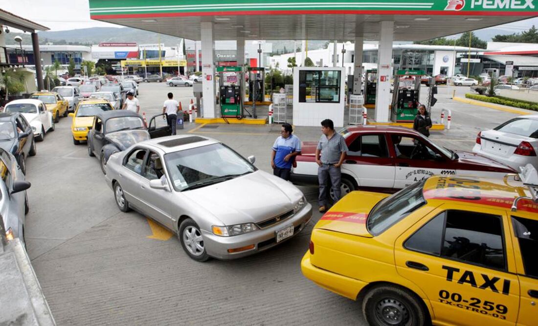La embajada de EU advirtió que los manifestantes han tomado varias estaciones de gasolina, lo que ha causado una escasez de combustible en la entidad y la suspensión del transporte público Foto: EFE