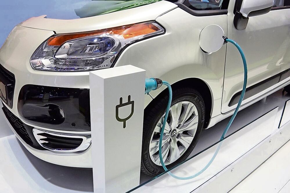 Instalarán estaciones de carga para autos. Foto: Archivo