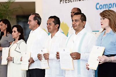 Gabinete presenta su declaración 3de3