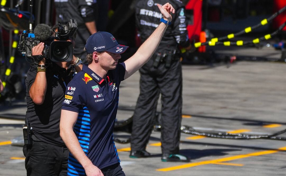 Max Verstappen , tras abandonar la carrera del Gran Premio de Australia - Foto: AFP