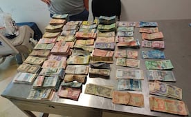 Detienen a sujeto con casi 2 mdp en 14 divisas en el Aeropuerto de Cancún; dólares, euros y libras, entre ellas