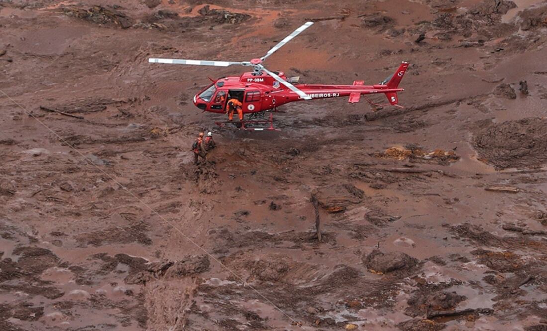 La catástrofe fue causada por la ruptura de una represa de la minera al sureste de Brasil. Foto: EFE