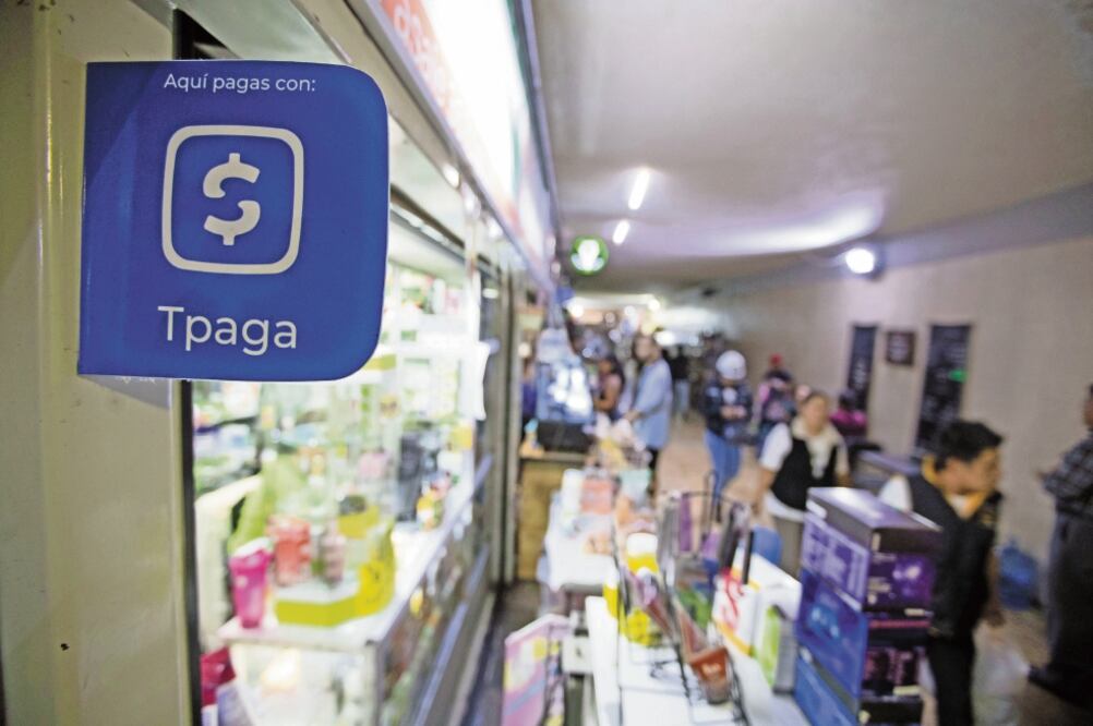 Desde hace tres meses se inició la prueba en micro y pequeños negocios para que realicen transacciones con código QR, detalló TPaga. Foto/GERMÁN ESPINOSA. EL UNIVERSAL