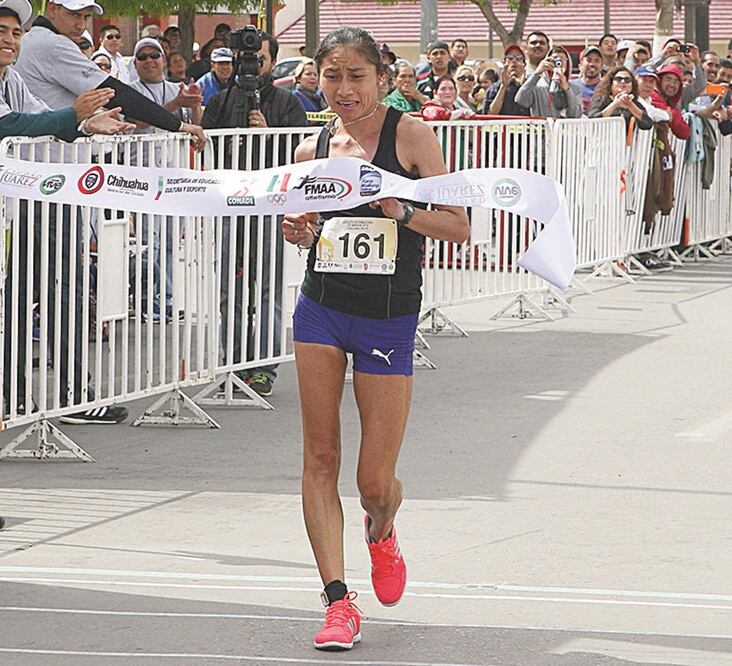 María Guadalupe González se hizo de la medalla de plata en la prueba de 20 kilómetros en 1h:26.17 (CONADE)