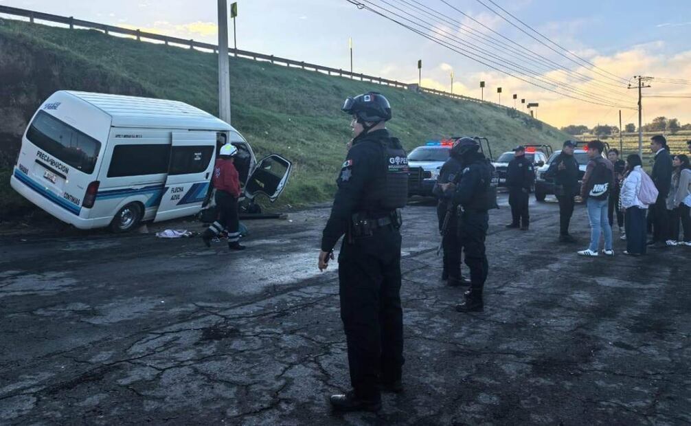 Elementos de seguridad resguardaron la unidad de transporte público y a los pasajeros (17/09/2025). Foto: Especial