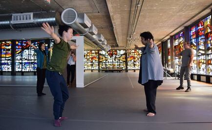 La danza donde las mujeres cargan a los hombres