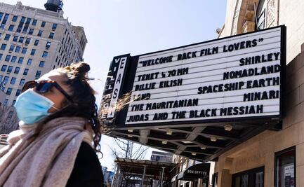Reabren cines en Nueva York tras estar cerrados un año por el Covid-19