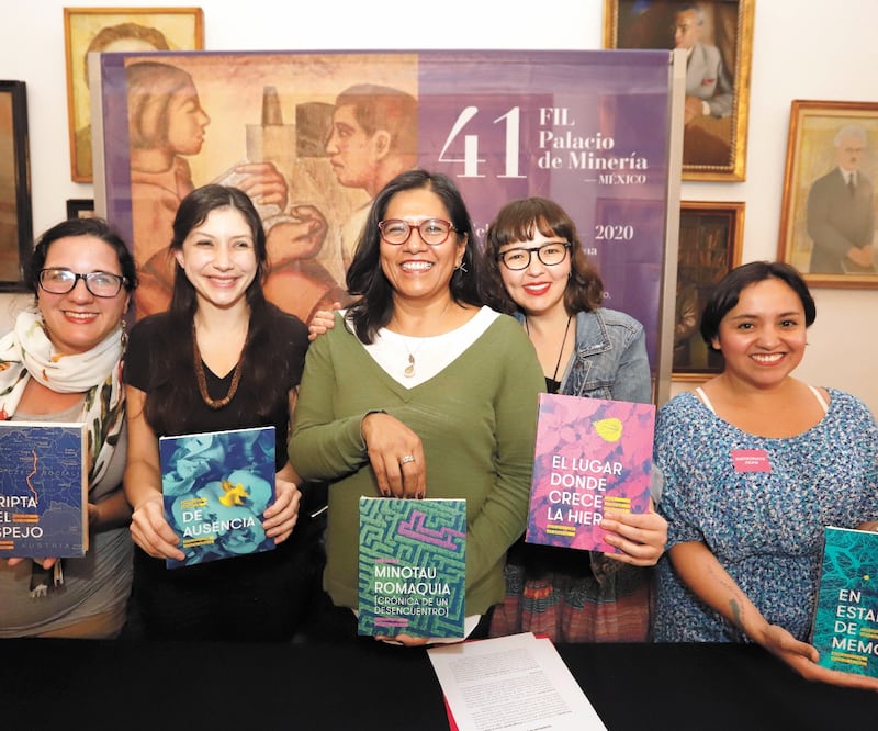 Lola Horner, Jazmina Barrera, Socorro Venegas (editora), Ave Barrera y Nora de la Cruz, durante la presentación de Vindictas en la 41 Feria Internacional del Libro del Palacio de Minería. BERENICE FREGOSO. EL UNIVERSAL 