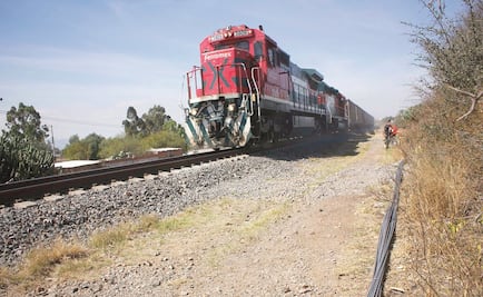 Tren embiste a camión de pasajeros en NL; hay dos muertos