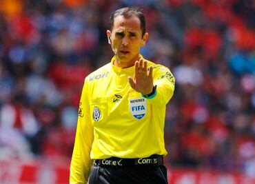 Árbitro Santander reconoce por primera vez su error en la final Chivas vs Tigres
