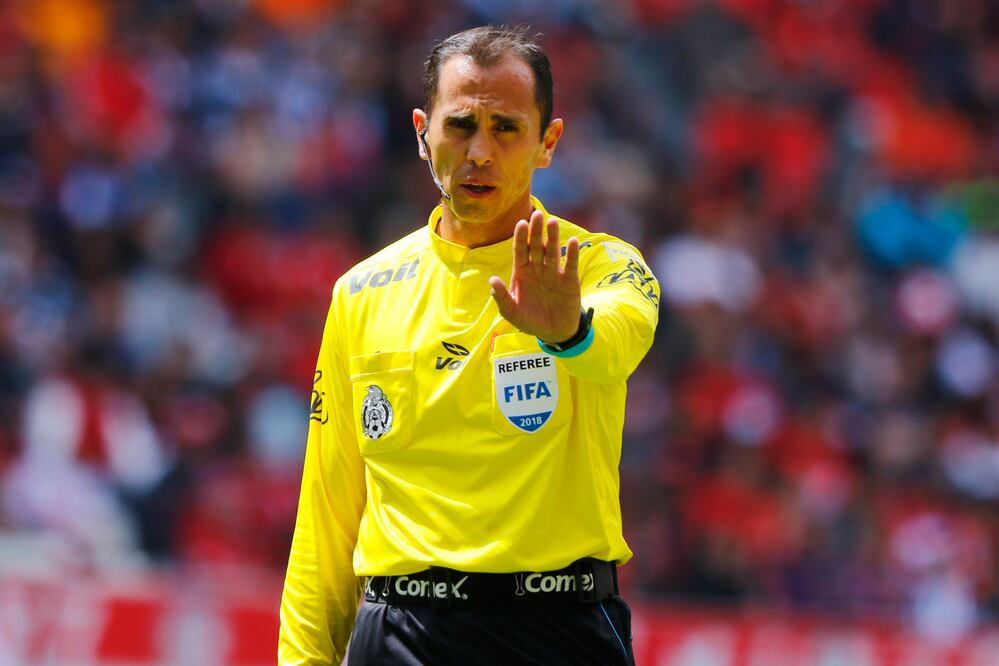 Árbitro Santander reconoce por primera vez su error en la final Chivas vs Tigres