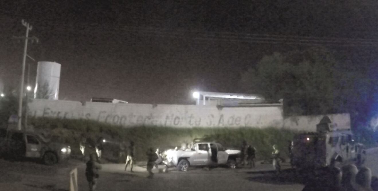 Un video del operativo de la Sedena revela cómo al menos una persona sobrevivió al enfrentamiento, el 3 de julio en Nuevo Laredo, Tamaulipas, pero los militares ordenan matarlo. Foto: Archivo
