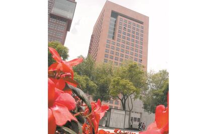 Deja empresa a diplomáticos sin menaje, denuncian