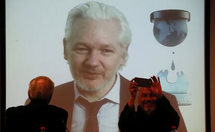Periodistas chilenos piden la liberación de Julian Assange
