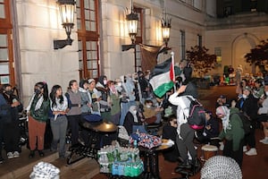 Juez de inmigración frena deportación de estudiante palestino de Columbia; Gobierno de Trump puede apelar