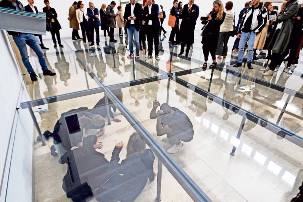 Faust obra de la artista Anne Imhof. (VINCENZO PINTO. AFP)