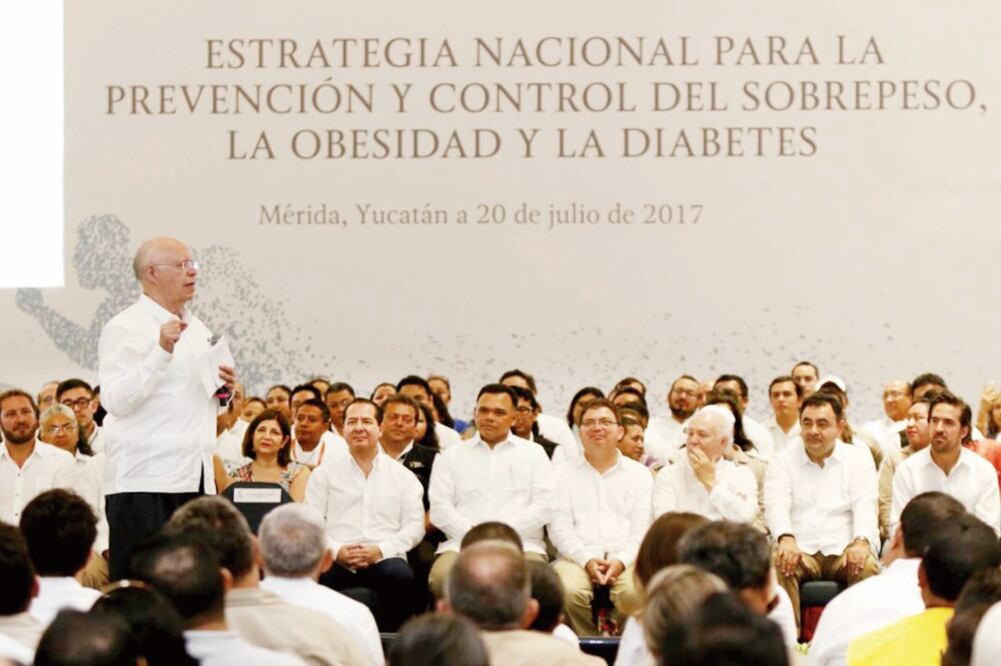 José Narro, secretario de Salud, aseguró que el gobierno del presidente Enrique Peña Nieto no se olvida de la pobreza y su compromiso es trabajar por quienes más lo necesitan y tienen menos. “Siempre se puede ser más sano”, declaró (CORTESÍA)