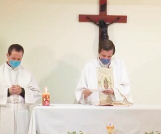 “Médicos nos piden rezar, porque se les muere la gente”